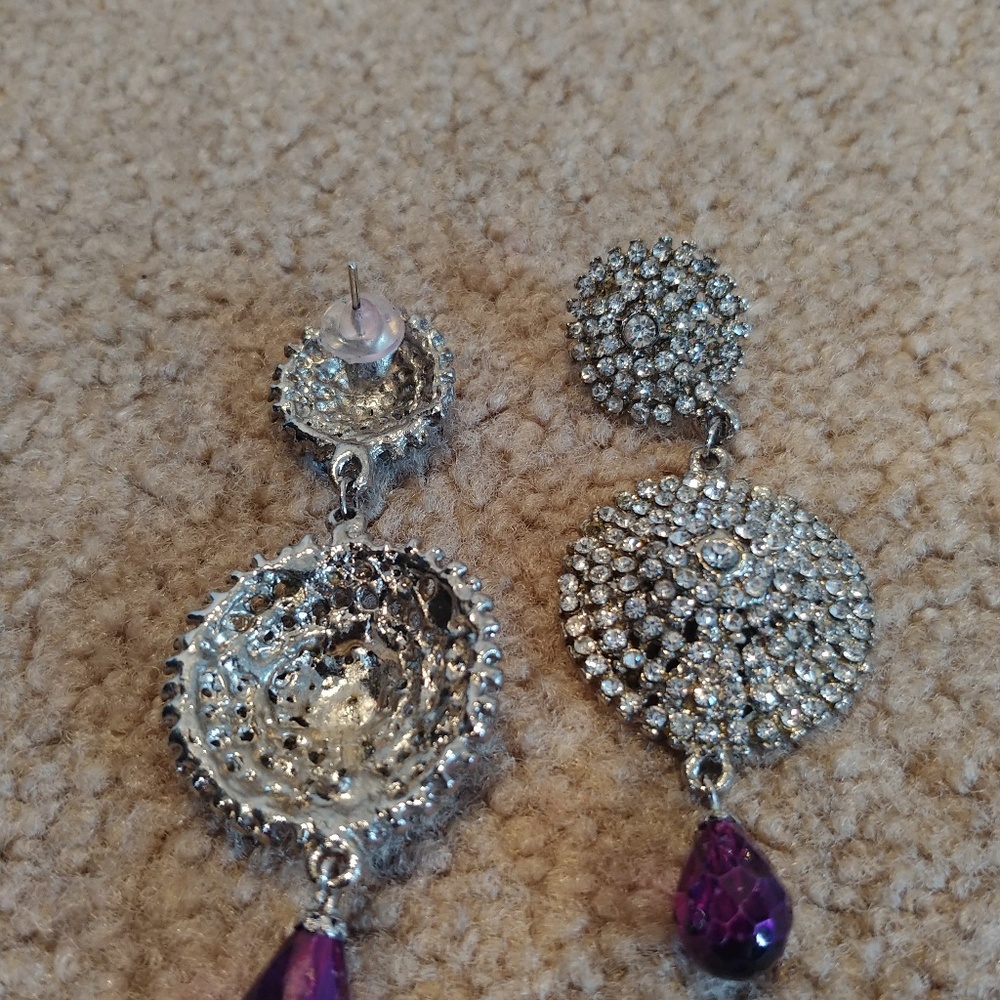 Earrings - Picture 2 of 3